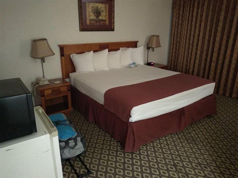 Days Inn By Wyndham Bakersfield Exteriör bild