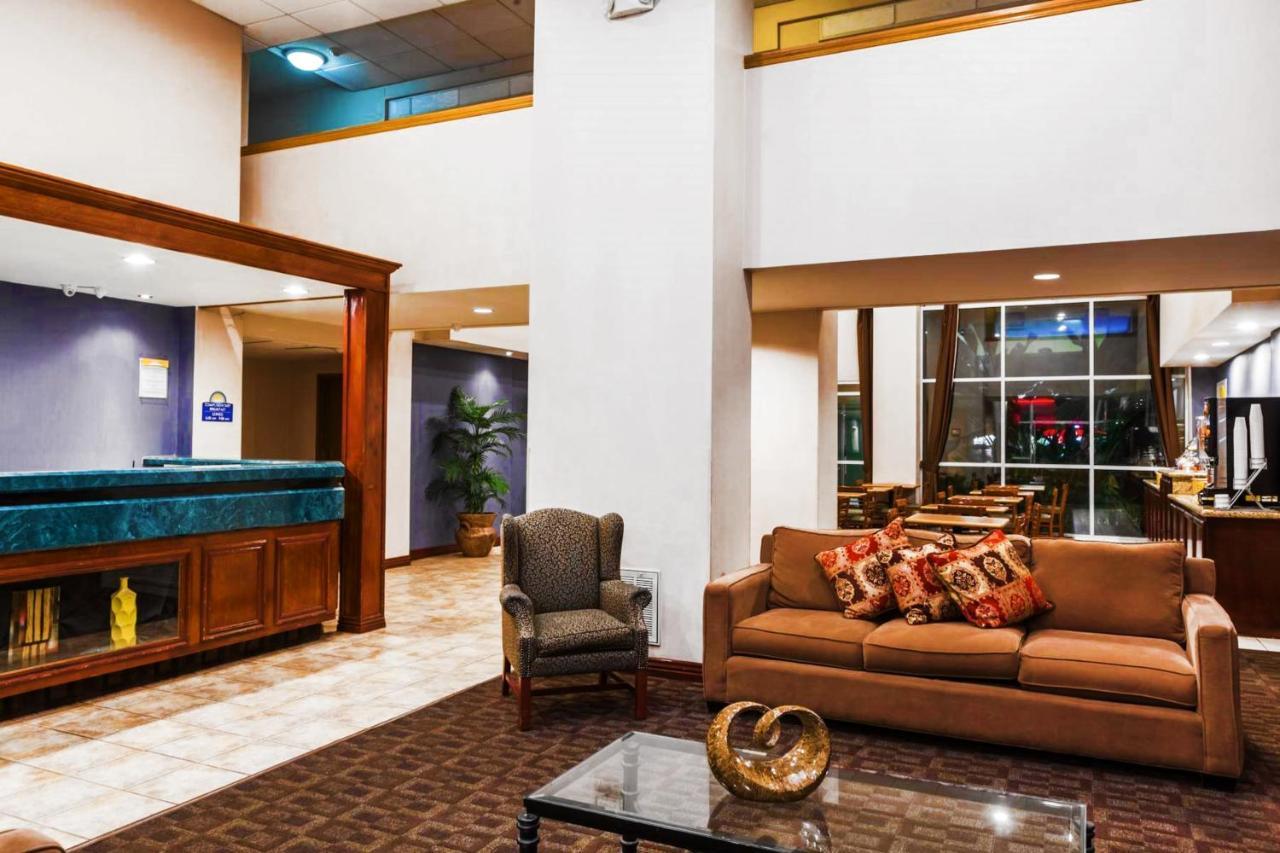 Days Inn By Wyndham Bakersfield Exteriör bild
