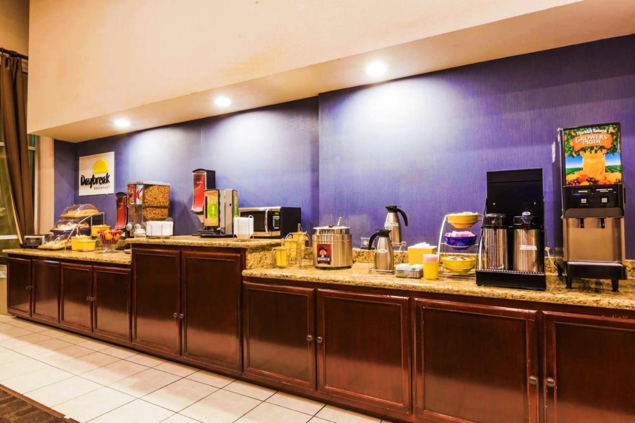 Days Inn By Wyndham Bakersfield Exteriör bild