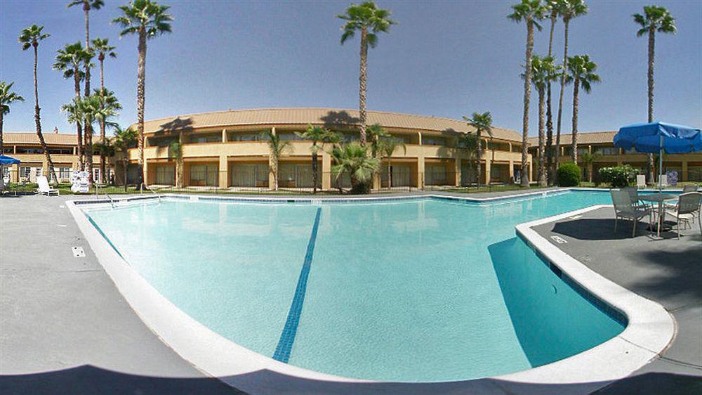 Days Inn By Wyndham Bakersfield Exteriör bild